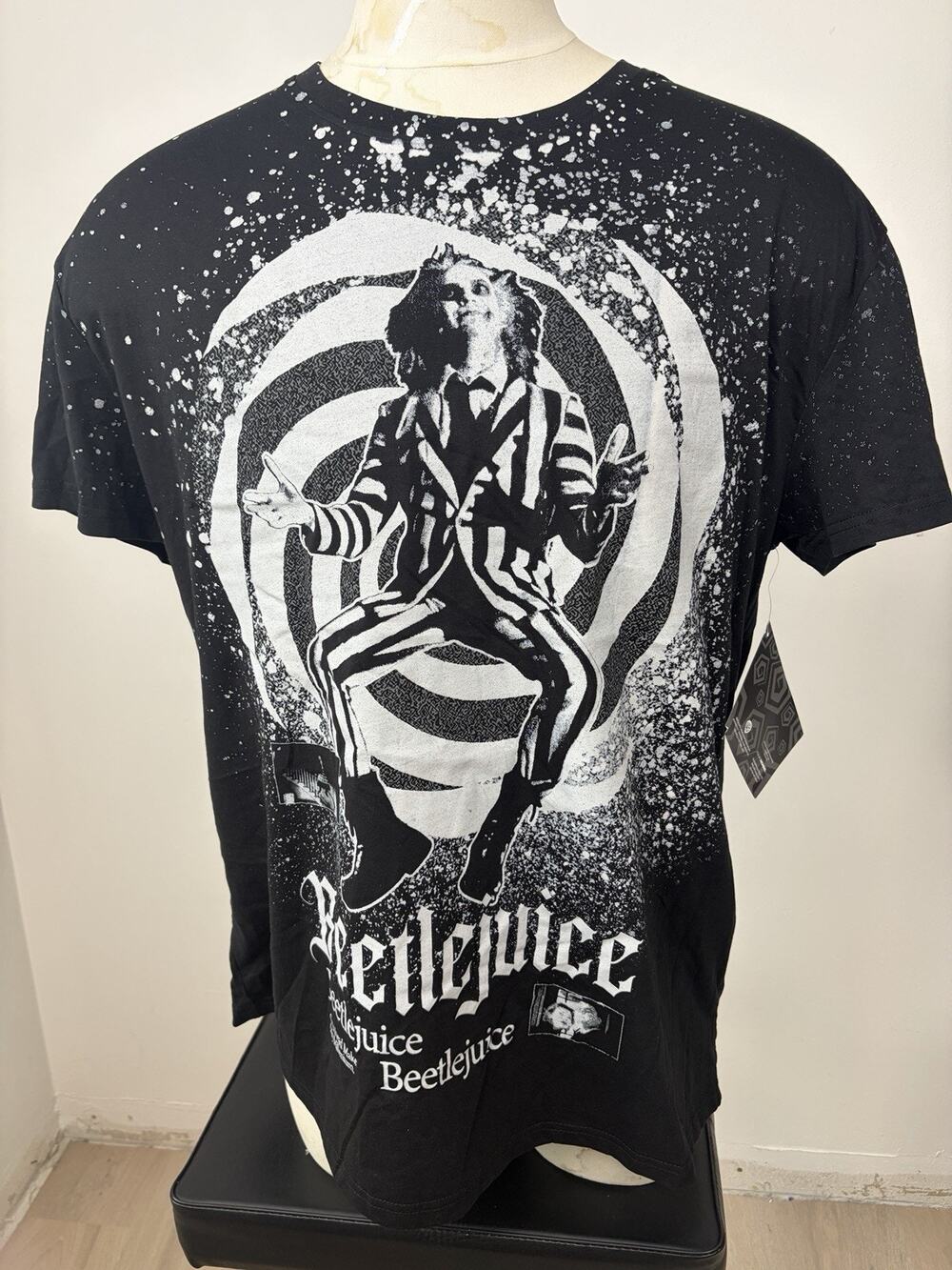 Beetlejuice Menβs Graphic T Shirt Black Movie Halloween Tee NWT XL 2XL